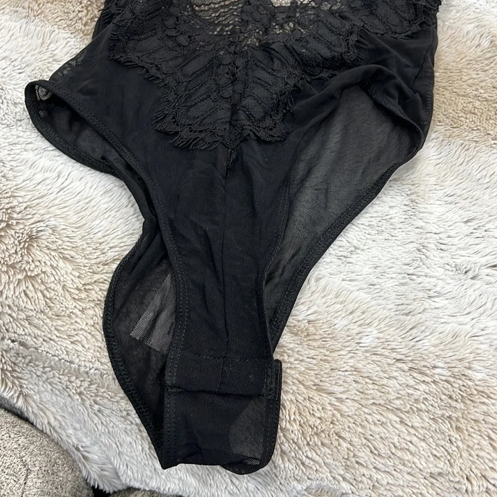 Bardot Britney Bodysuit in Black - Picture 4 of 9